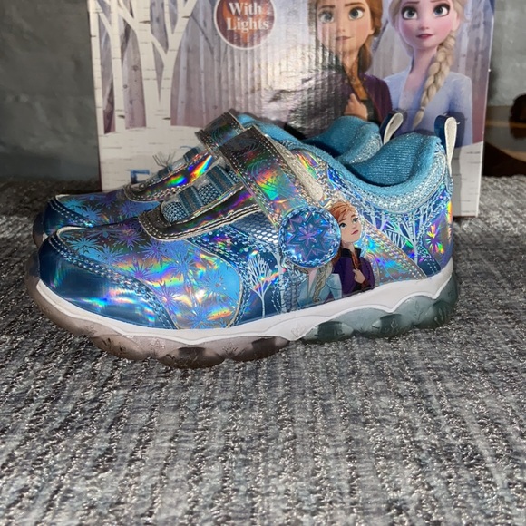 Size 10c Disney Frozen Light Up Sneakers - Picture 5 of 10